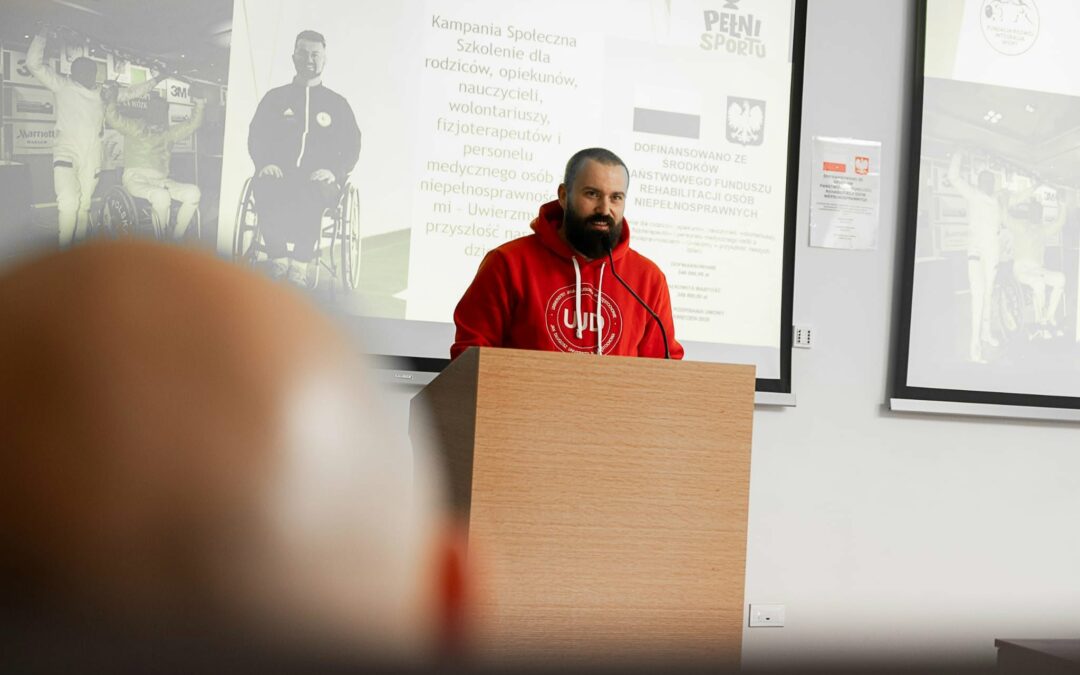 POZNAJCIE PROWADZĄCYCH NASZE WARSZTATY MALARSKIE – DR MATEUSZ PAWEŁCZYK